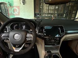 جیپ گراند شیرۆکی